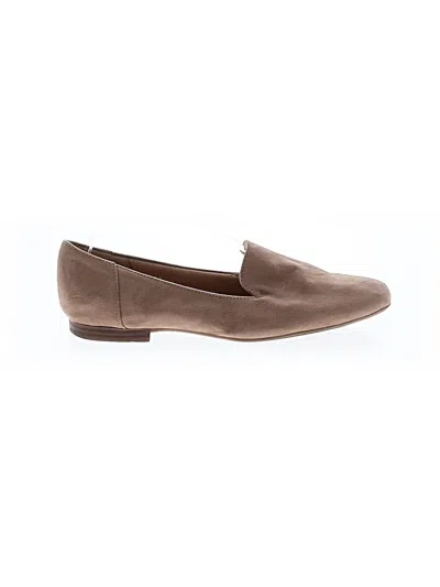 Pre-owned Naturalizer Flats In Brown