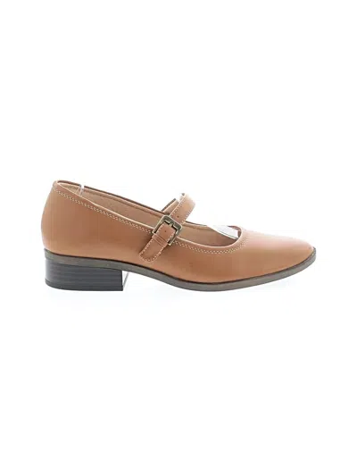 Pre-owned Naturalizer Flats In Brown