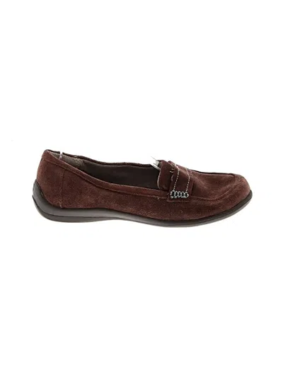 Pre-owned Naturalizer Flats In Brown