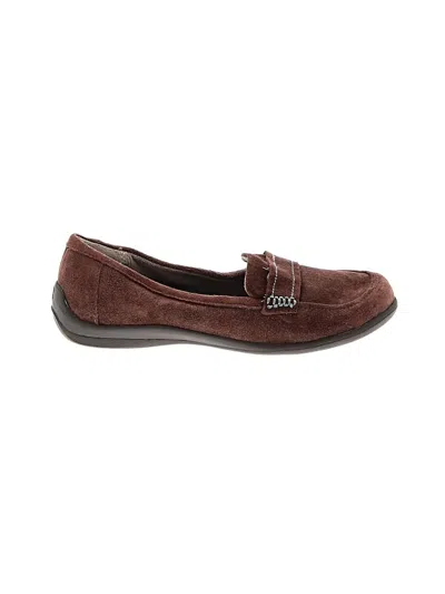 Pre-owned Naturalizer Flats In Brown
