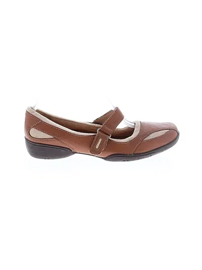 Pre-owned Naturalizer Flats In Brown