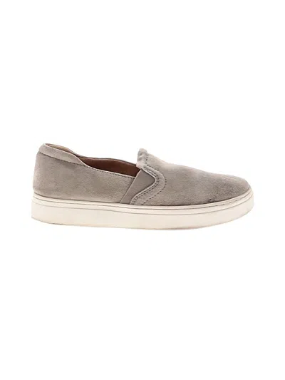 Pre-owned Naturalizer Flats In Gray