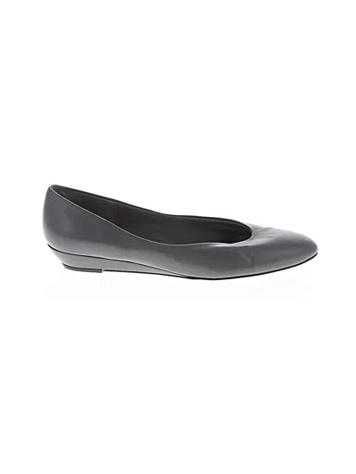 Pre-owned Naturalizer Flats In Gray