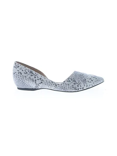 Pre-owned Naturalizer Flats In Gray