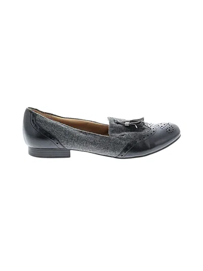 Pre-owned Naturalizer Flats In Gray
