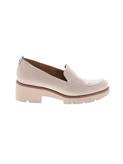 Pre-owned Naturalizer Flats In Ivory