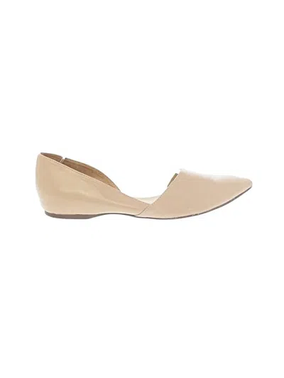 Pre-owned Naturalizer Flats In Ivory