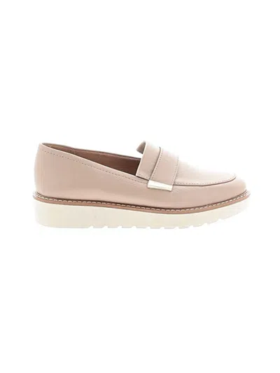 Pre-owned Naturalizer Flats In Ivory