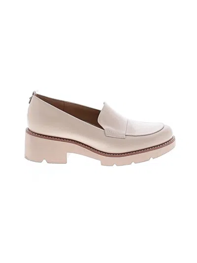 Pre-owned Naturalizer Flats In Ivory