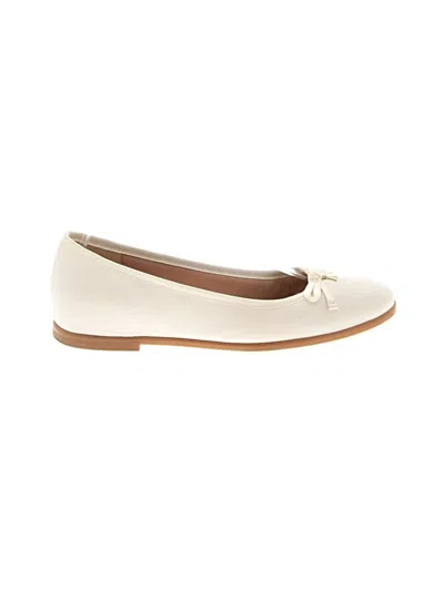 Pre-owned Naturalizer Flats In Ivory