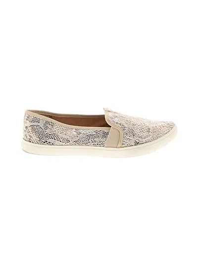 Pre-owned Naturalizer Flats In Ivory