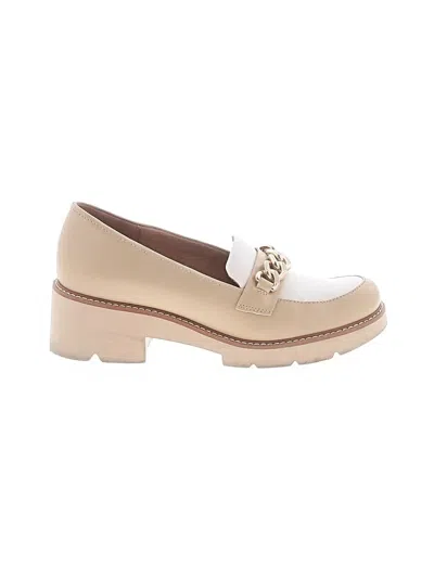 Pre-owned Naturalizer Flats In Ivory
