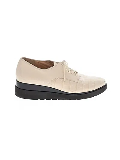 Pre-owned Naturalizer Flats In Ivory