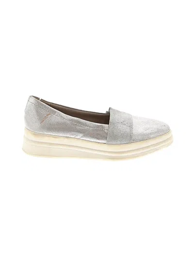Pre-owned Naturalizer Flats In Silver