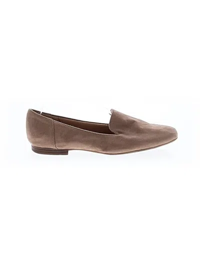 Pre-owned Naturalizer Flats In Tan
