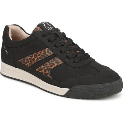 Naturalizer Garnet Sneaker In Multi