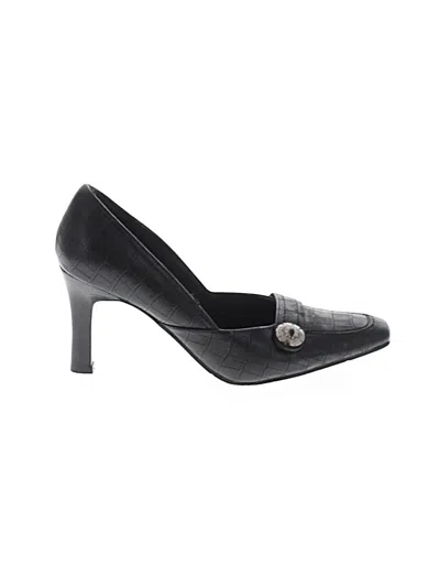 Pre-owned Naturalizer Heels In Black