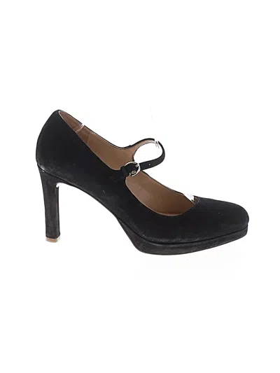 Pre-owned Naturalizer Heels In Black