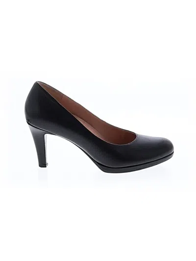 Pre-owned Naturalizer Heels In Black
