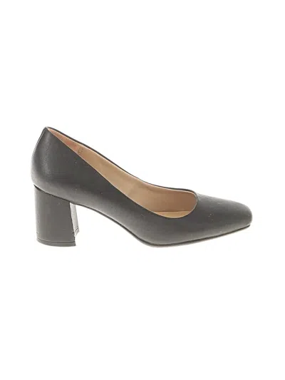 Pre-owned Naturalizer Heels In Black