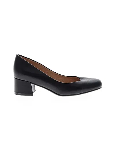 Pre-owned Naturalizer Heels In Black