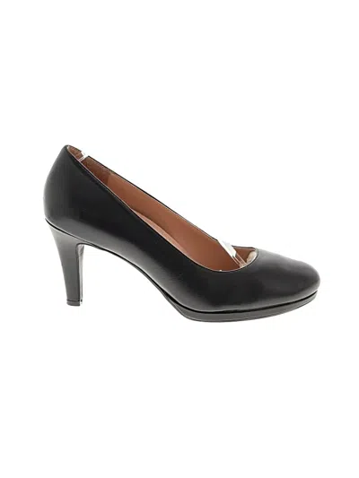 Pre-owned Naturalizer Heels In Black