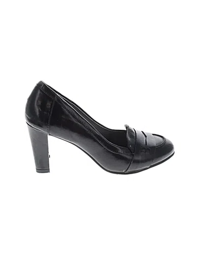 Pre-owned Naturalizer Heels In Black