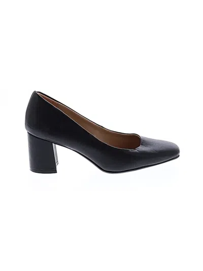 Pre-owned Naturalizer Heels In Black