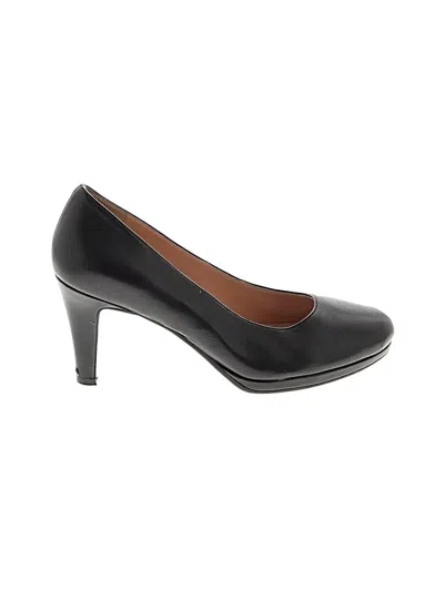 Pre-owned Naturalizer Heels In Black