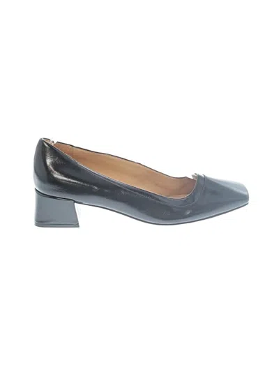 Pre-owned Naturalizer Heels In Black