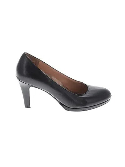 Pre-owned Naturalizer Heels In Black