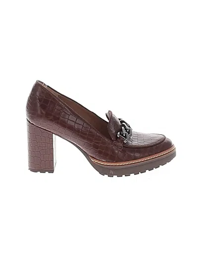 Pre-owned Naturalizer Heels In Brown