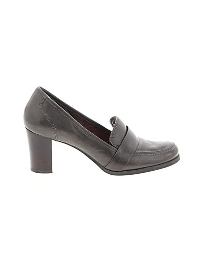 Pre-owned Naturalizer Heels In Gray