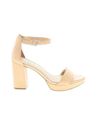 Pre-owned Naturalizer Heels In Ivory