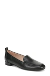 Naturalizer Jordyn Loafer In Black Leather