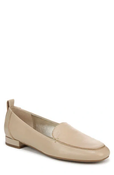 Naturalizer Jordyn Loafer In Coastal Tan Leather