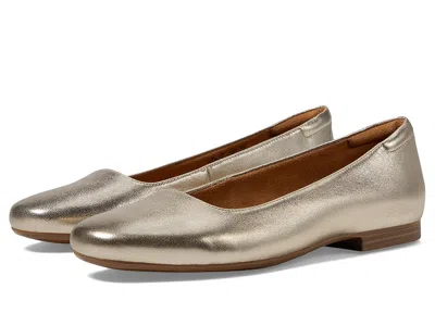 Naturalizer Kelly Ballet In Gold