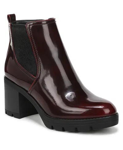Naturalizer Madalynn-gore Water Resistant Lug Sole Chelsea Booties In Burgundy