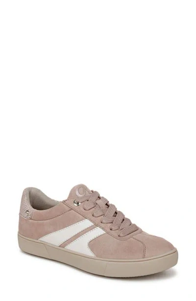 Naturalizer Medina Sneaker In Warm Taupe Tan/warm White