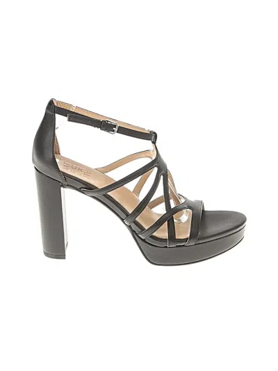 Pre-owned Naturalizer Sandals In Black