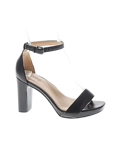 Pre-owned Naturalizer Sandals In Black