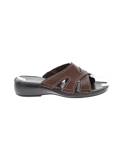 Pre-owned Naturalizer Sandals In Brown