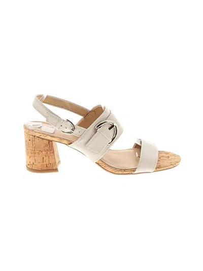 Pre-owned Naturalizer Sandals In Ivory