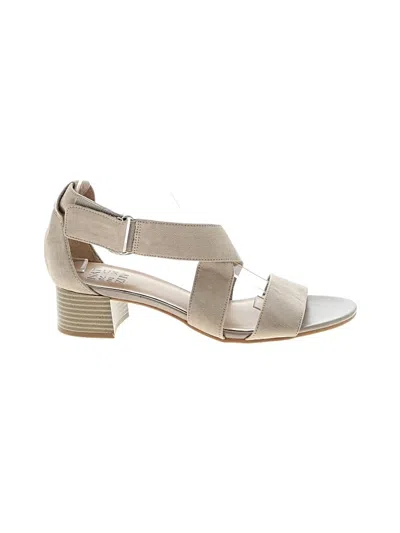 Pre-owned Naturalizer Sandals In Ivory