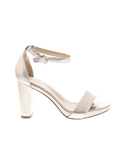 Pre-owned Naturalizer Sandals In Ivory
