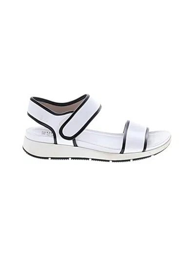 Pre-owned Naturalizer Sandals In White