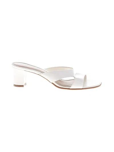 Pre-owned Naturalizer Sandals In White
