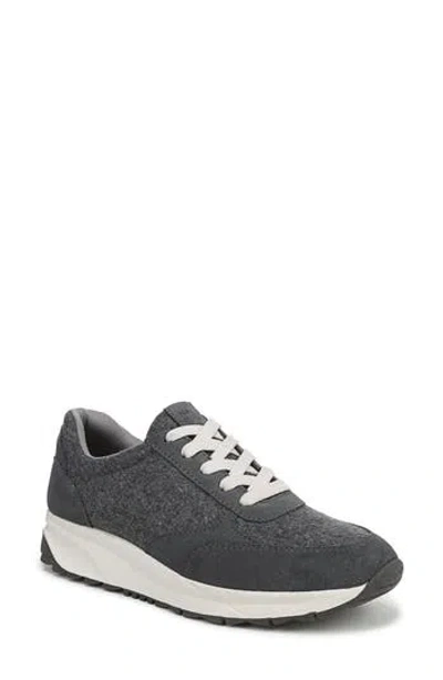 Naturalizer Shay Sneaker In Gray