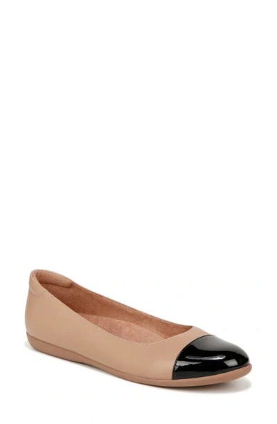 Naturalizer Varali Flat In Taupe Faux Leather