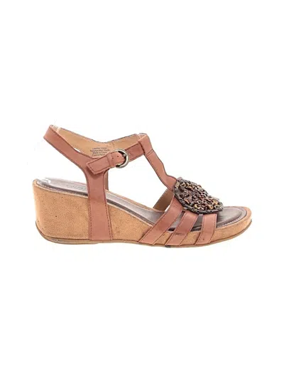 Pre-owned Naturalizer Wedges In Brown